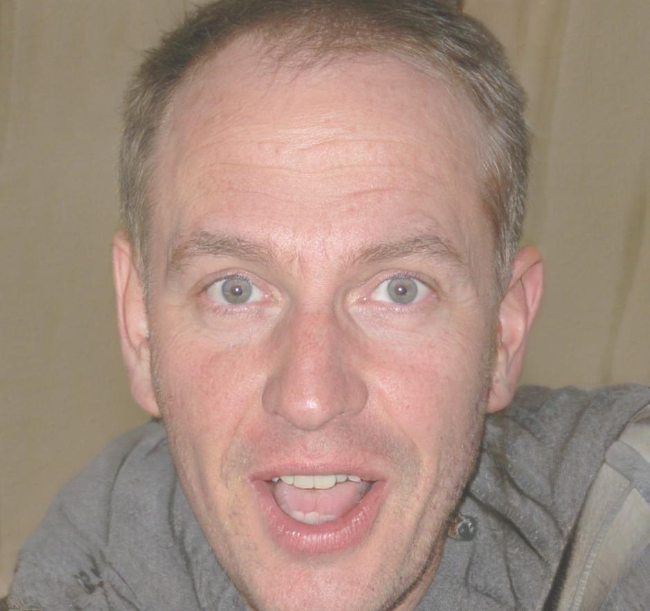 Retrato profesional de Esteban Villanueva